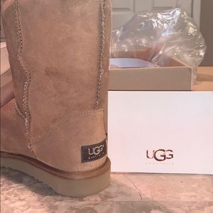 Women’s classic short UGGs